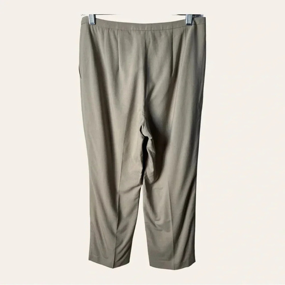 0747.  TALBOTS PETITE “STRETCH” TROUSERS KHAKI IN COLOR SIZE 8 STRAIGHT LEG - Picture 6 of 9